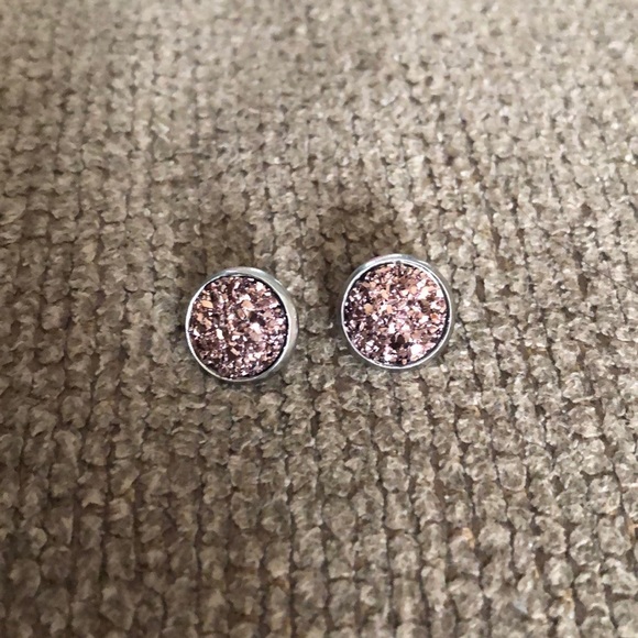 Jewelry - New light pink earrings